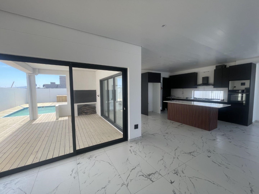 4 Bedroom Property for Sale in Sandown Western Cape